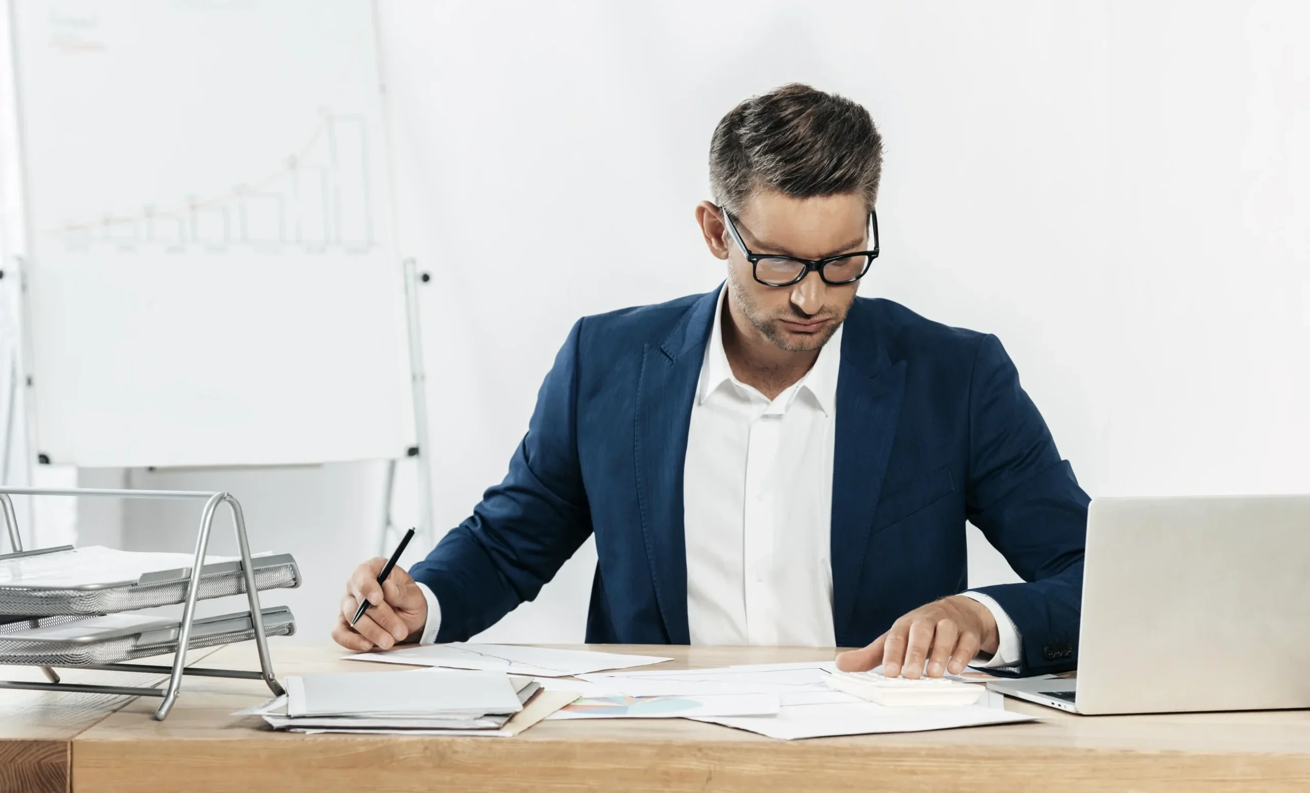 directivo intengrando el financial accounting