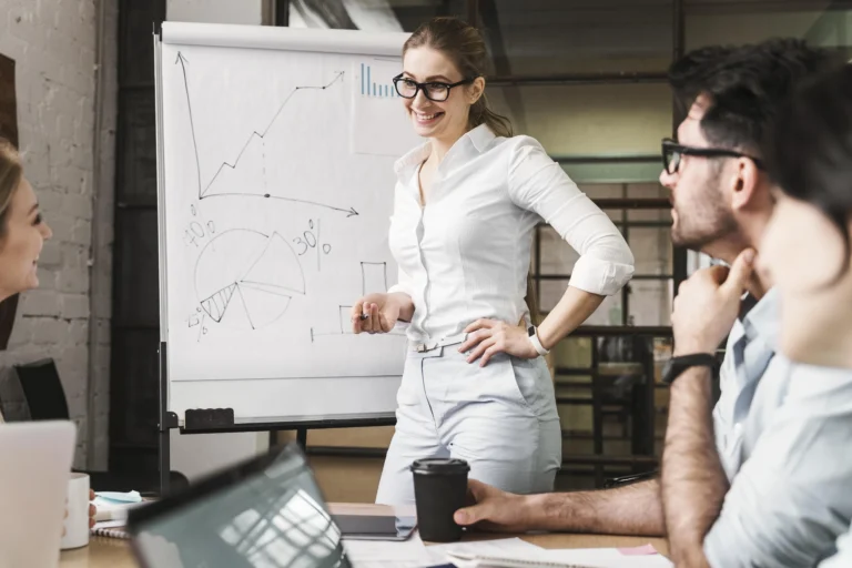 Cómo convertirse en Project Manager: habilidades, estudios y salidas profesionales